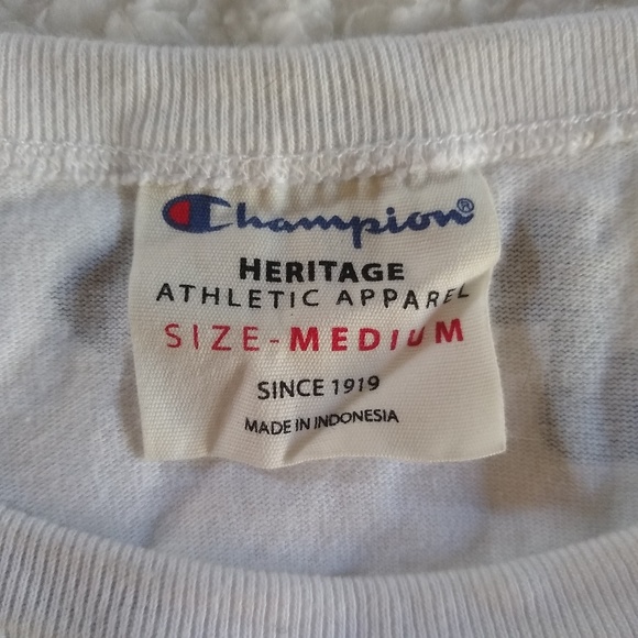 Champion Crop Top - Picture 2 of 3